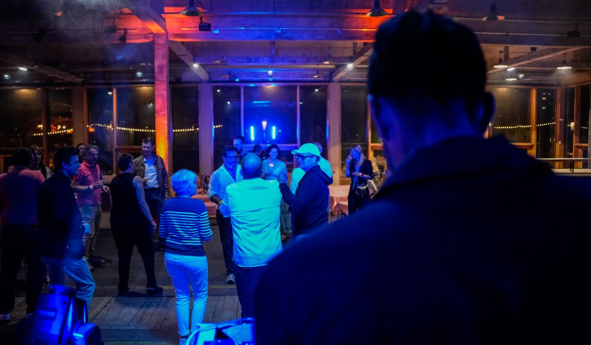 DJ SKR lors d'une soirée d'entreprise